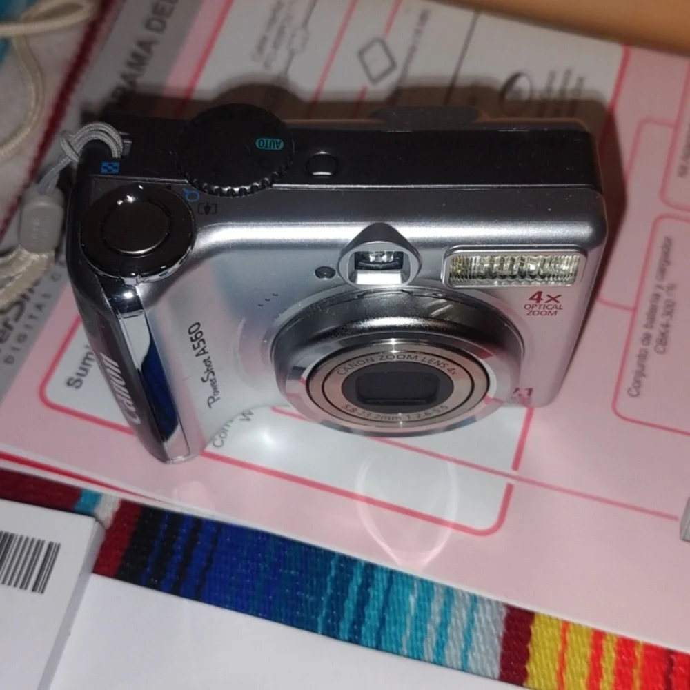 Canon PowerShot A560 7.1MP Silver Digital Camera Manuals Disc Tested Working